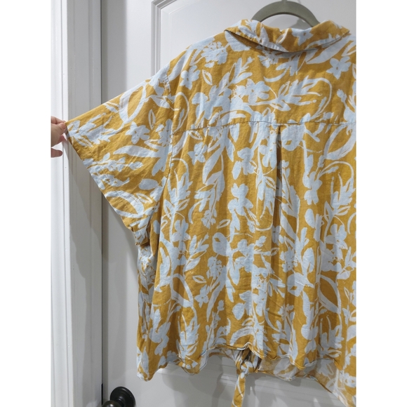 ✨️4/$20. Mustard Powder Blue Floral Tie-Front Blouse, Linen Rayon Blend, - Picture 3 of 12